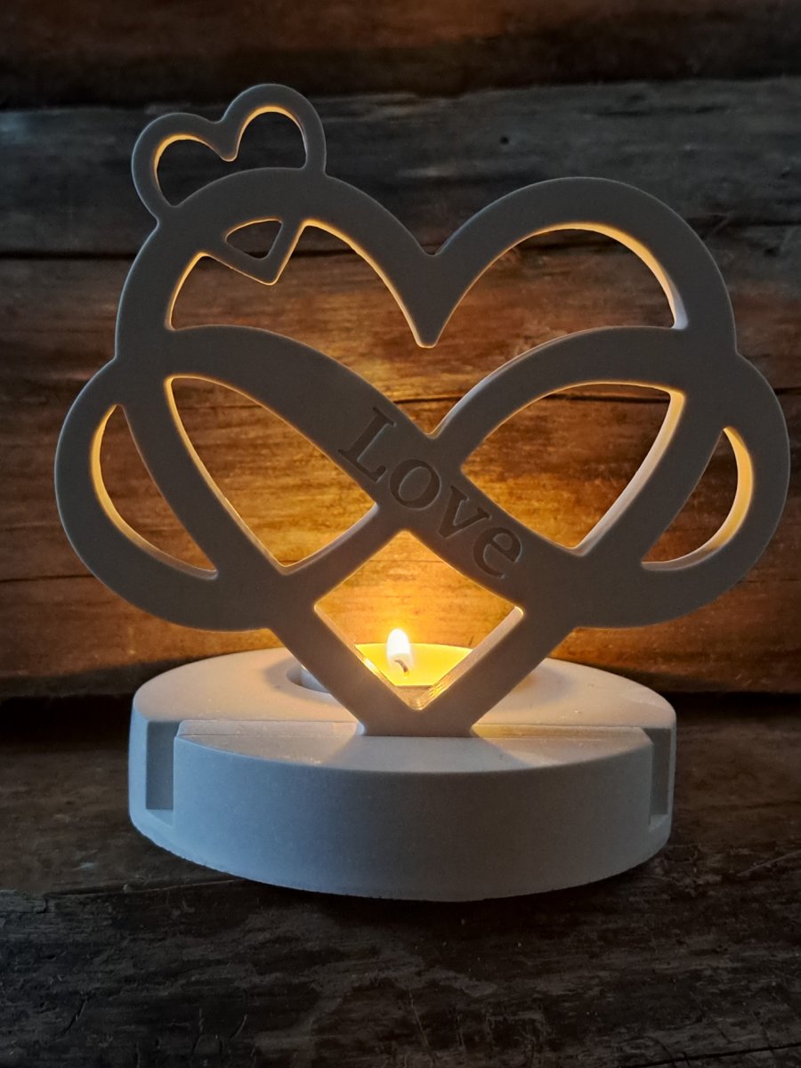 SVÍCEN LOVE A NEKONEČNO