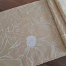 Ubrus....velké květy na béžové