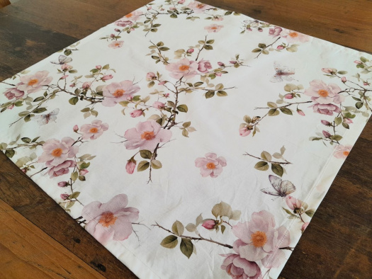 Čtvercový ubrus......šípková růže