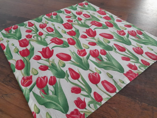 Čtvercový ubrus......tulipánky