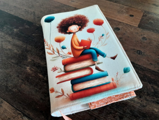 nastavitelný obal na knihu.....čtenář