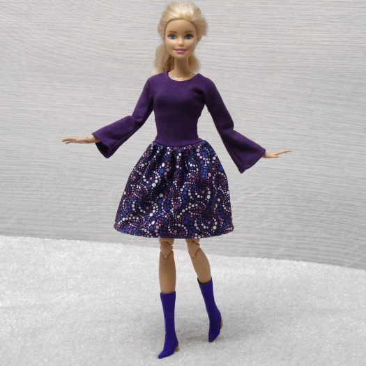 Fialové šatičky pro Barbie