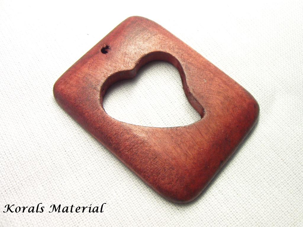 2057 Přívěsek dřevěný SRDCE Bordo 