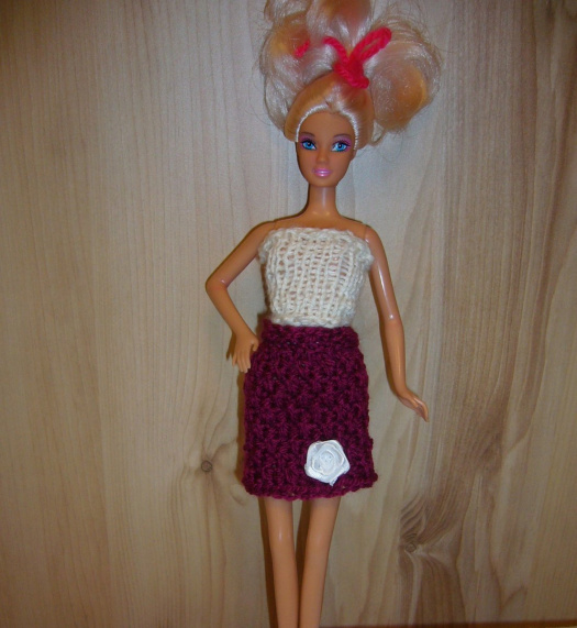 Barbie - vínová sukýnka s bílou růží (20_33)
