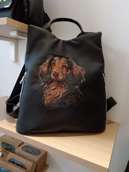 Vyšívaný batoh Safe -Jezevčík dlouhosrstý