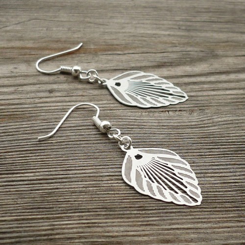 Stříbrný lupínek - krátké lehoučké náušnice