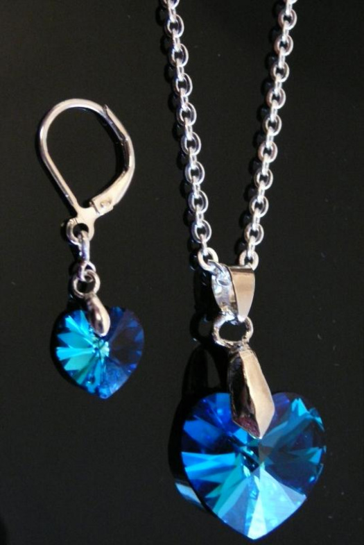 Sada náhrdelník + naušnice v bižuterii s pravým krystalem od Swarovskiho