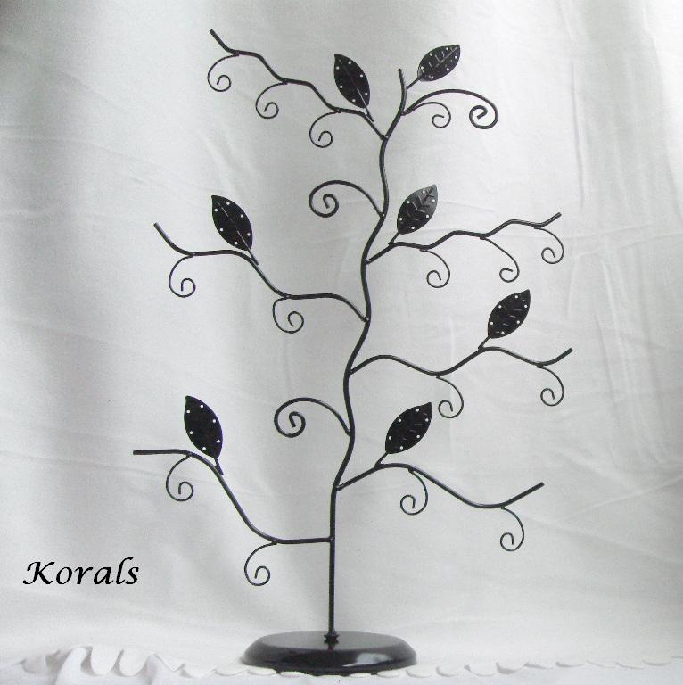 M2278 Stojánek na šperky Pnoucí listí - černý