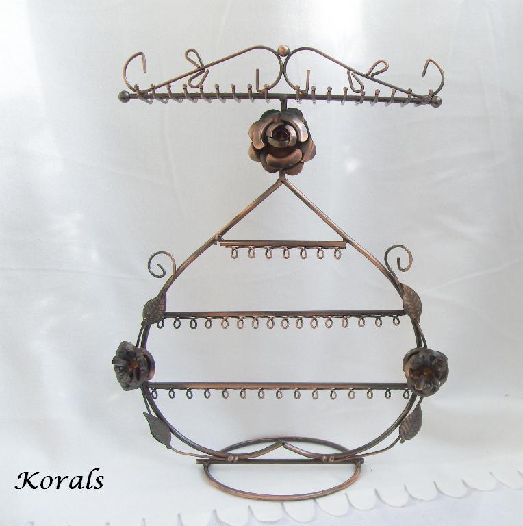 2279 Stojánek na šperky - měděný s květinou