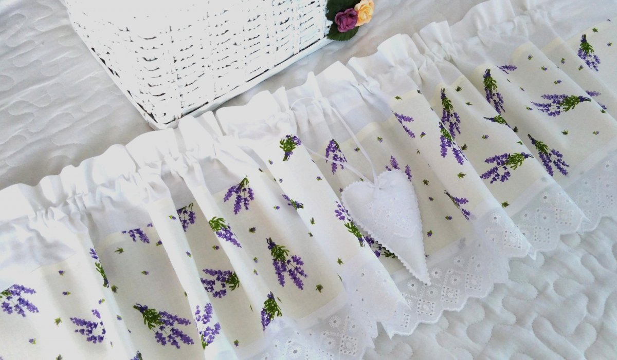 Záclonka levandulka.