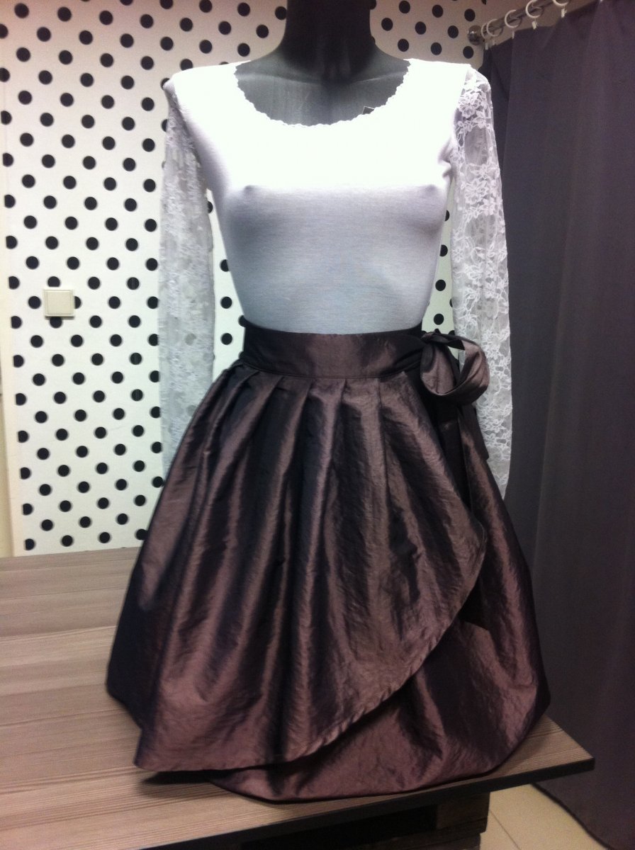 Taftová zavinovací sukně 02