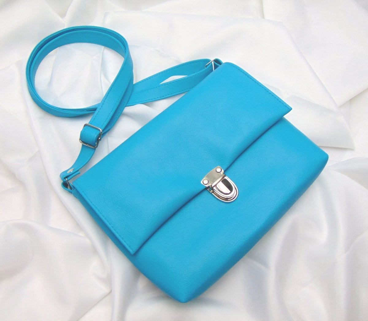 SANDY č. 13 -- jasně modrá