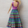 Barevné šaty pro Barbie