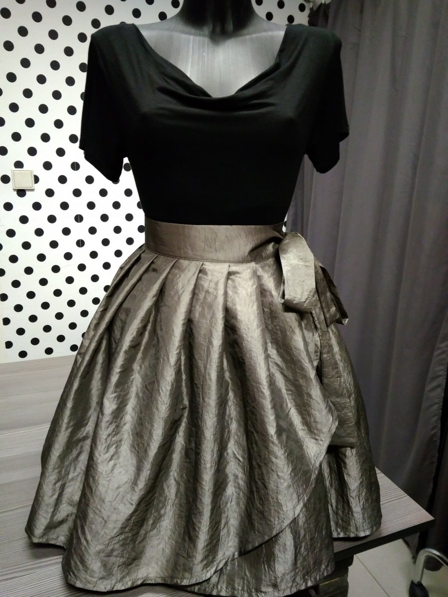 Taftová zavinovací sukně 18