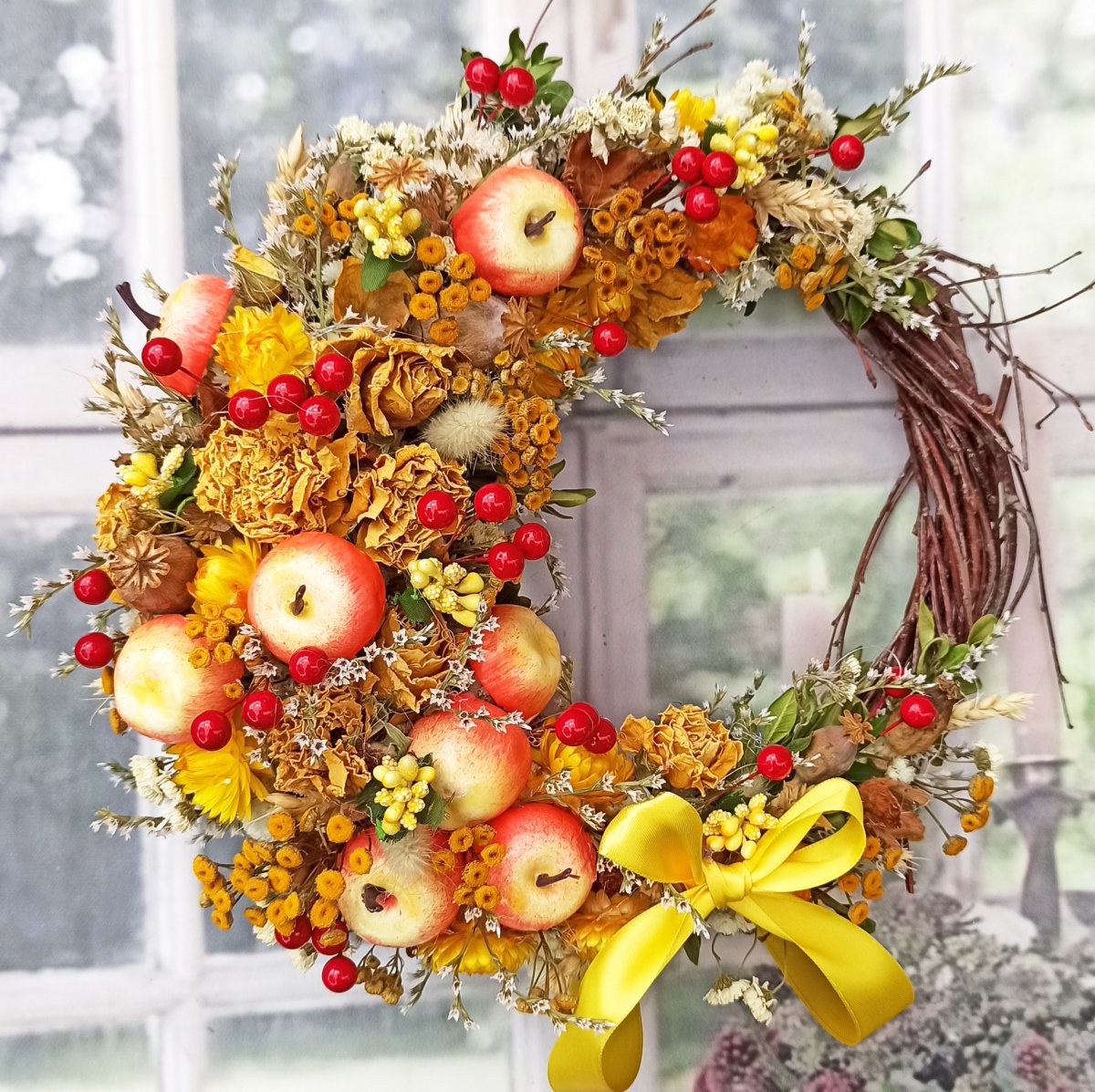 Věneček s jablíčky a stuhou