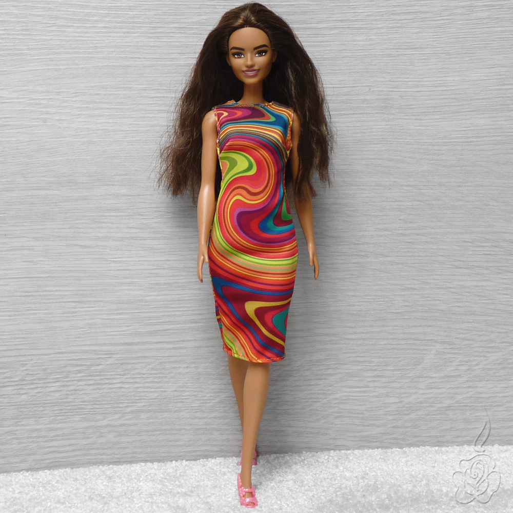 Úzké koktejlky pro Barbie