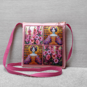 Malá růžová kabelka