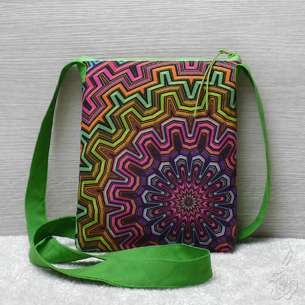 Menší barevná kabelka 