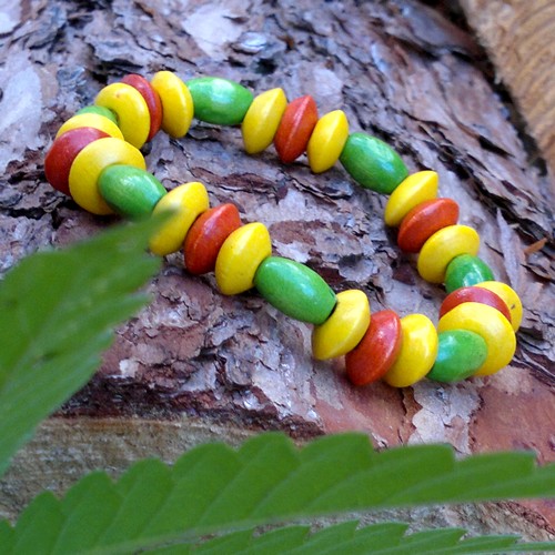 Dřevěný korálkový náramek V.