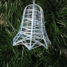 Vánoční ozdoba - zvoneček duhová sv. modrá