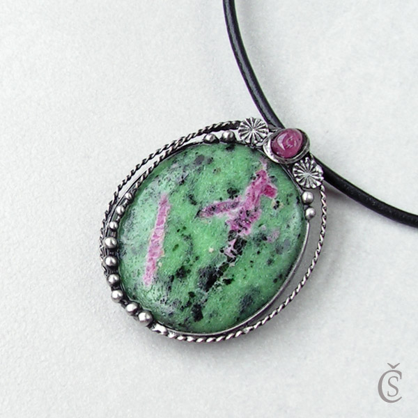 Vnímání - Rubín v Zoisitu