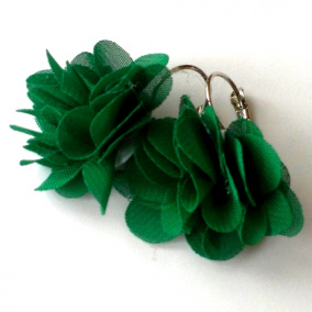 Smaragdově zelené květinové náušnice