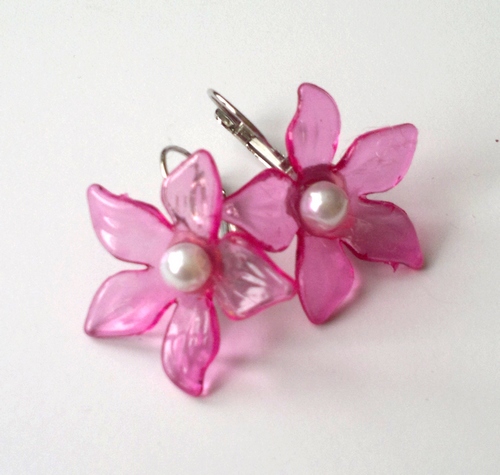 Růžové květinové náušnice