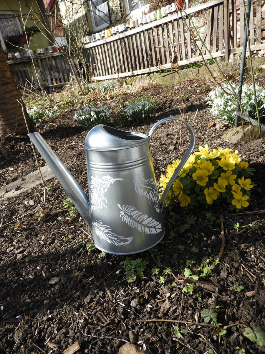 Plechová konvička -  peříčka