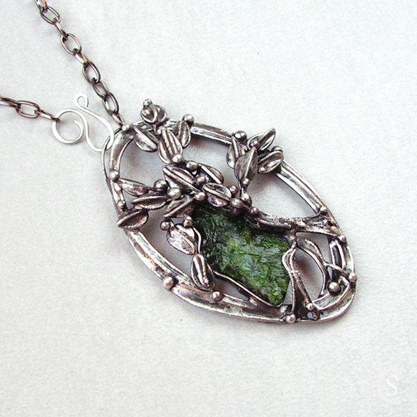 Ticho lesa - Chromdiopsid