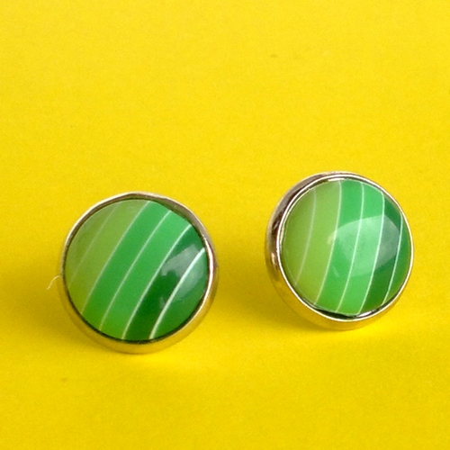 Zelené proužkaté náušničky