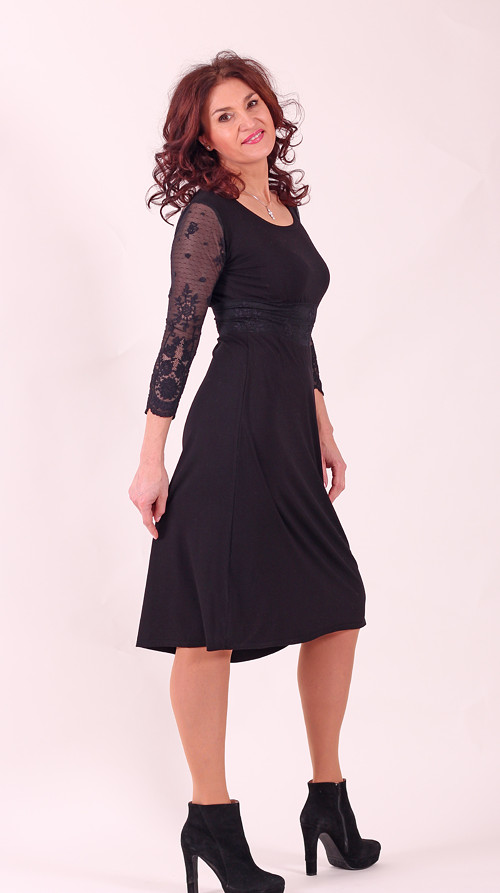 Černé společenské šaty s krajkou