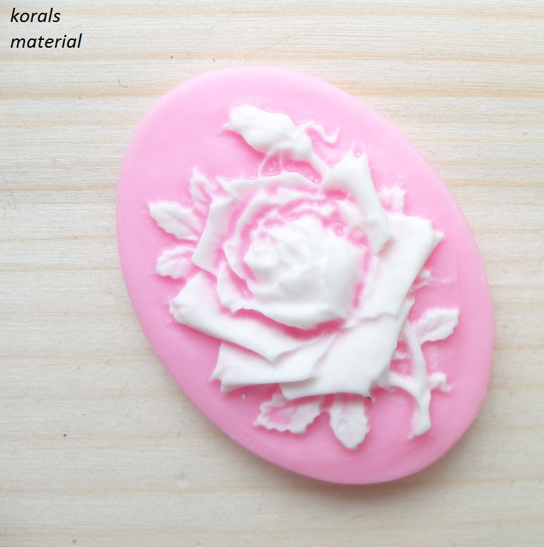 2799 Kamej květina růžová 30x40 mm