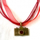 Červený foťák - náhrdelník