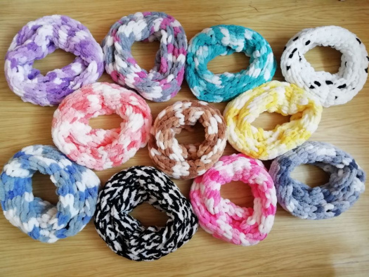Měkký pletený nákrčník puffy color barva na přání 