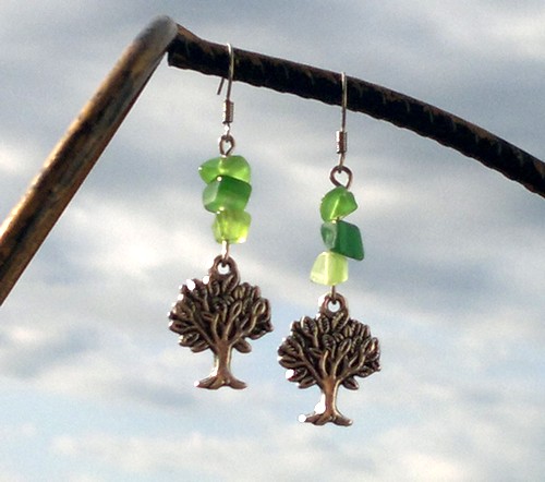 Stromy se zlomky fluoritu