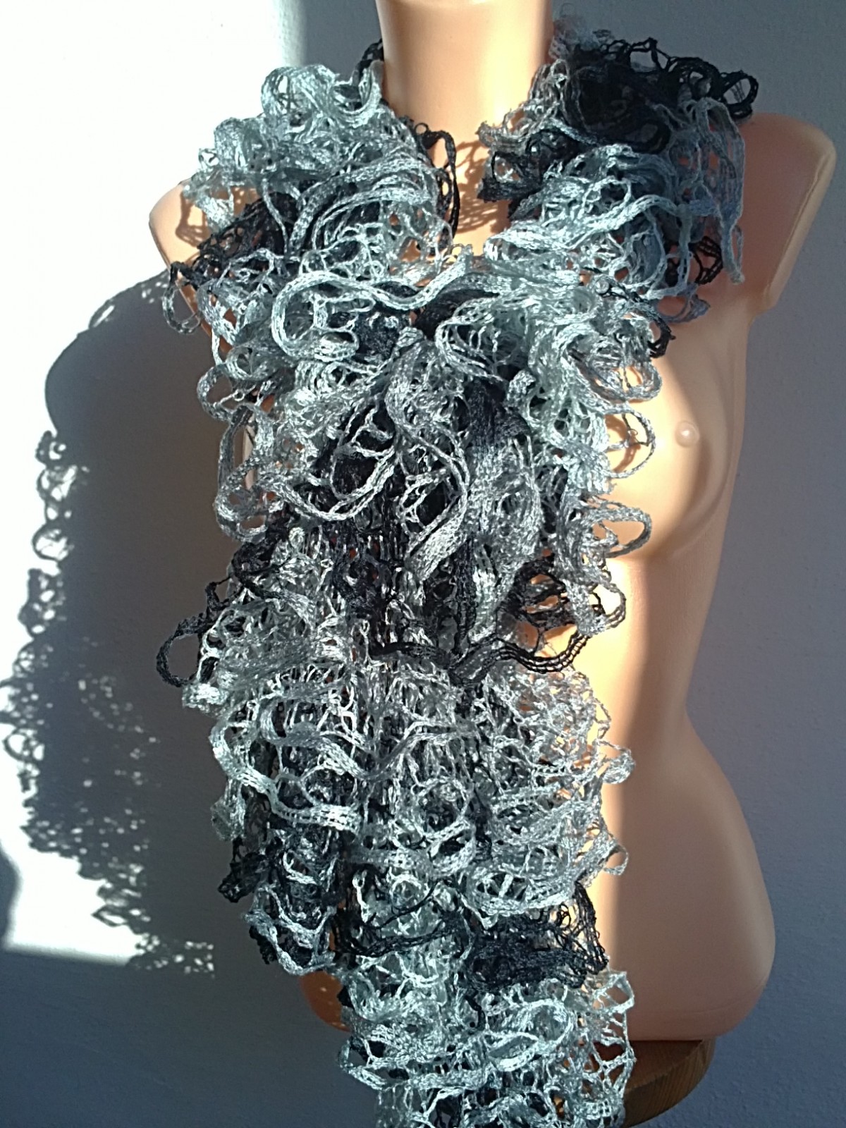 Volánková šála-stříbrný melír