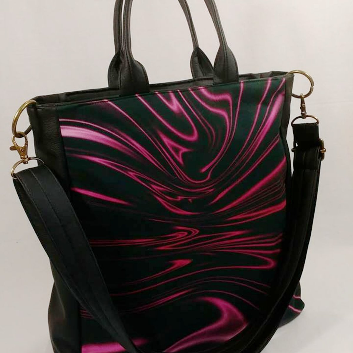 Kabelka černofialová