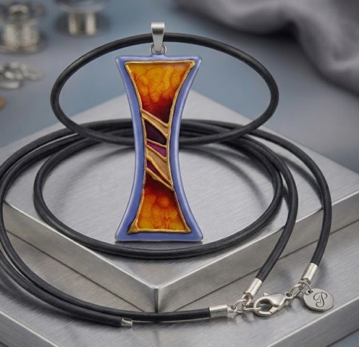 Ručně malovaný autorský náhrdelník –Ohnivá silueta v ledovém objetí