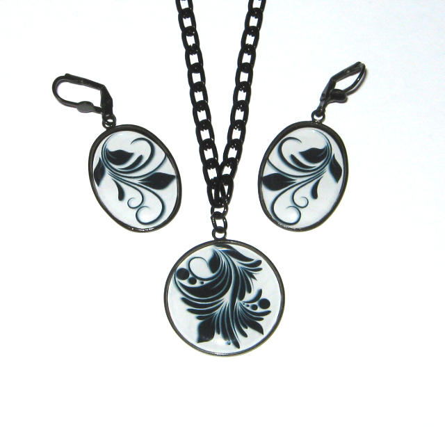 Černobílá je stále aktuální ,ornamenty