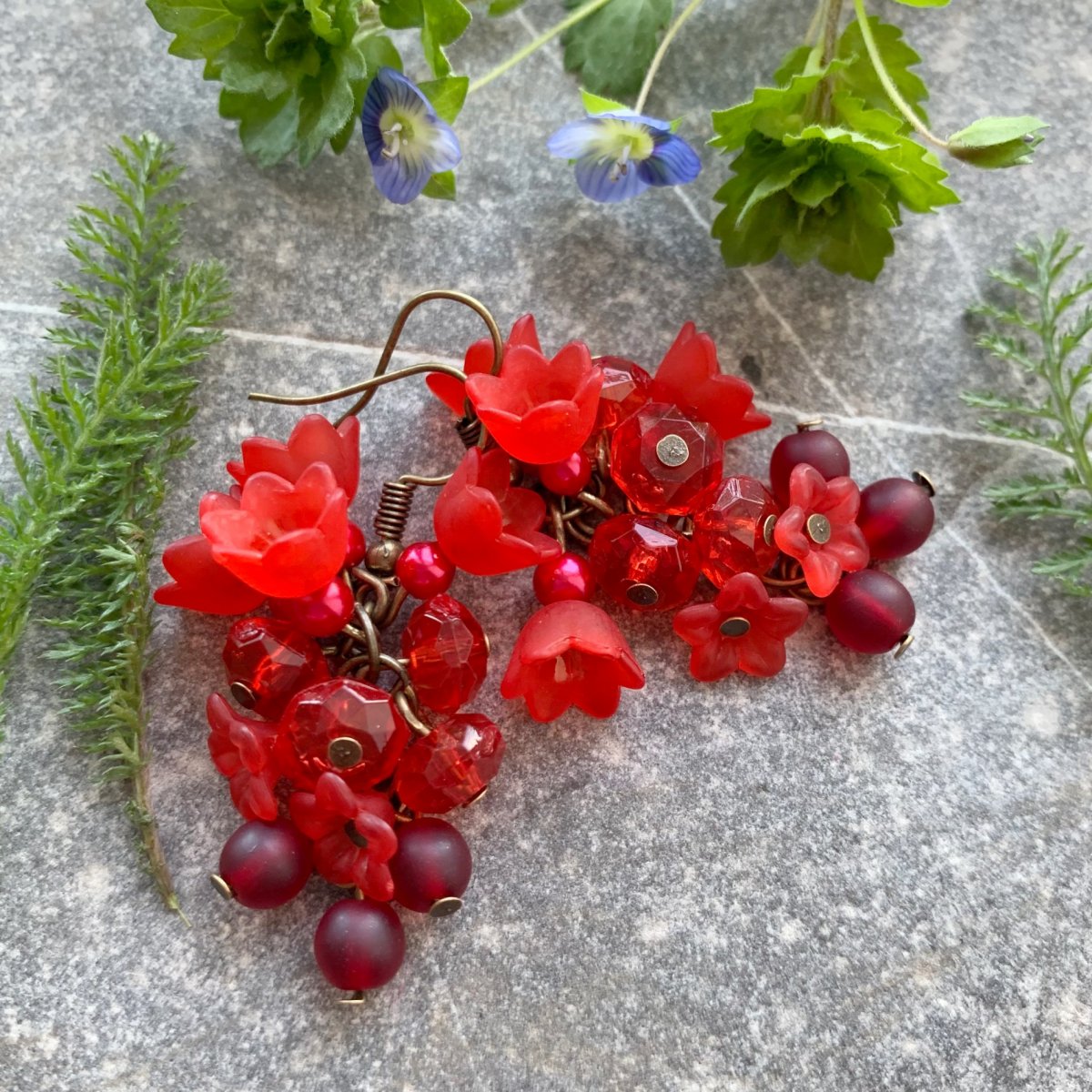 Červené zvonkové náušnice