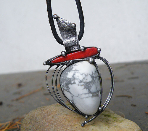 Zvláštní pocity...(Bílý Howlit, Korál)