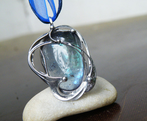 Voda živá...(křišťál aqua aura) 