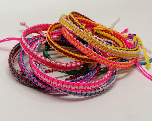 Dívčí macramé náramek dvoubarevný 