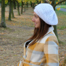 Pletený baret ve sněhobílé barvě