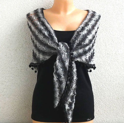 Černý šáteček z angory