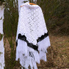 Háčkovaný šátek - bílé květy nocí lapené