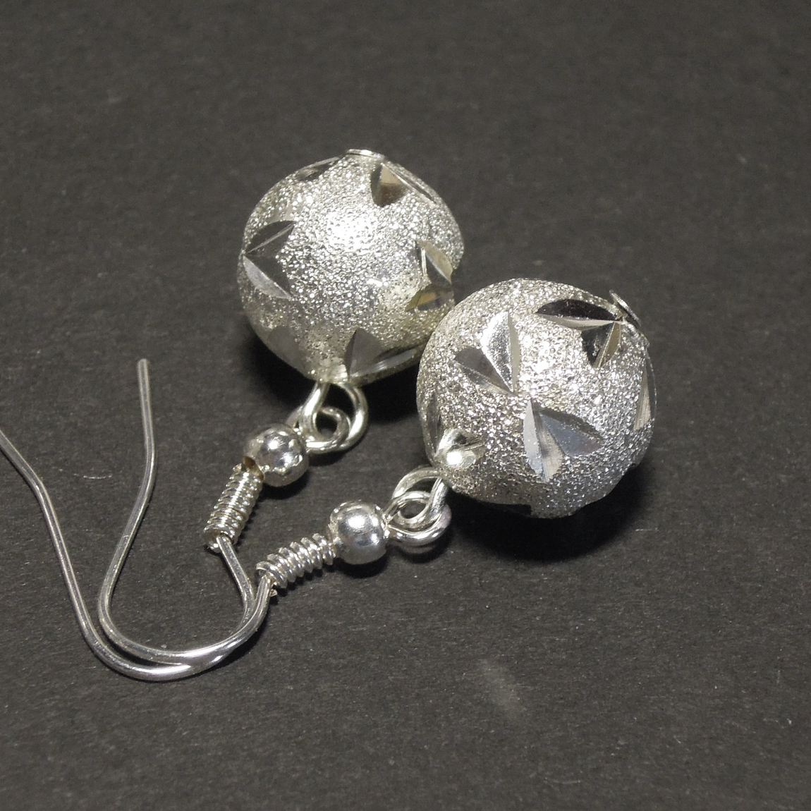 Stříbrné naušnice