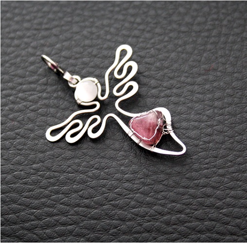 MALÝ ANDÍLEK-TURMALÍN+ULEXIT-tepaný- hypoalergenní chirurgická ocel