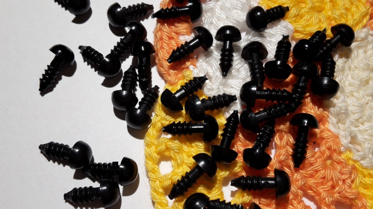 oči černé 8mm  OKO014