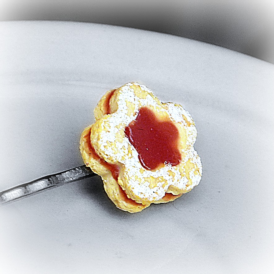 sponka s lineckou kytičkou